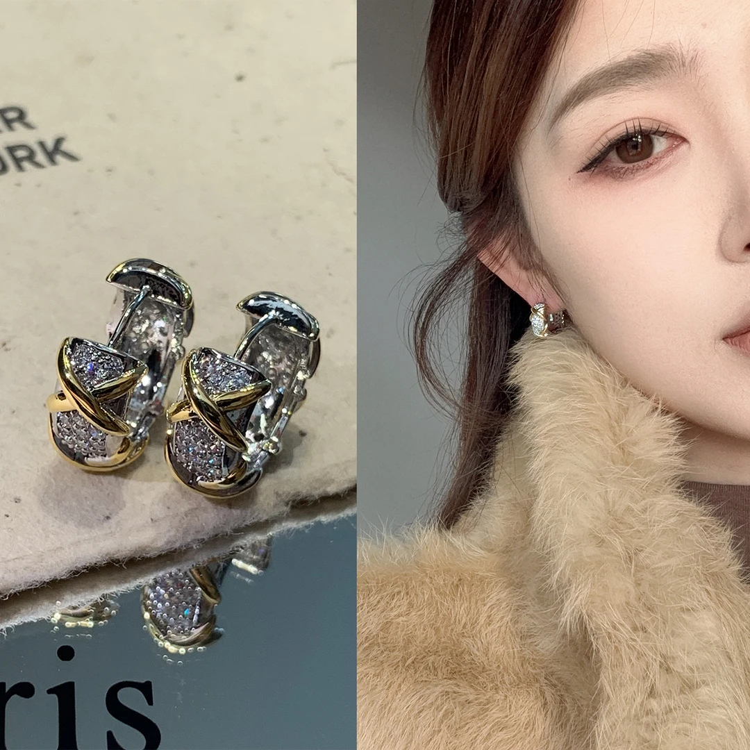 oushipei/欧诗佩 铜合金合成锆石耳饰 轻奢高级感菱格纹镶钻耳圈