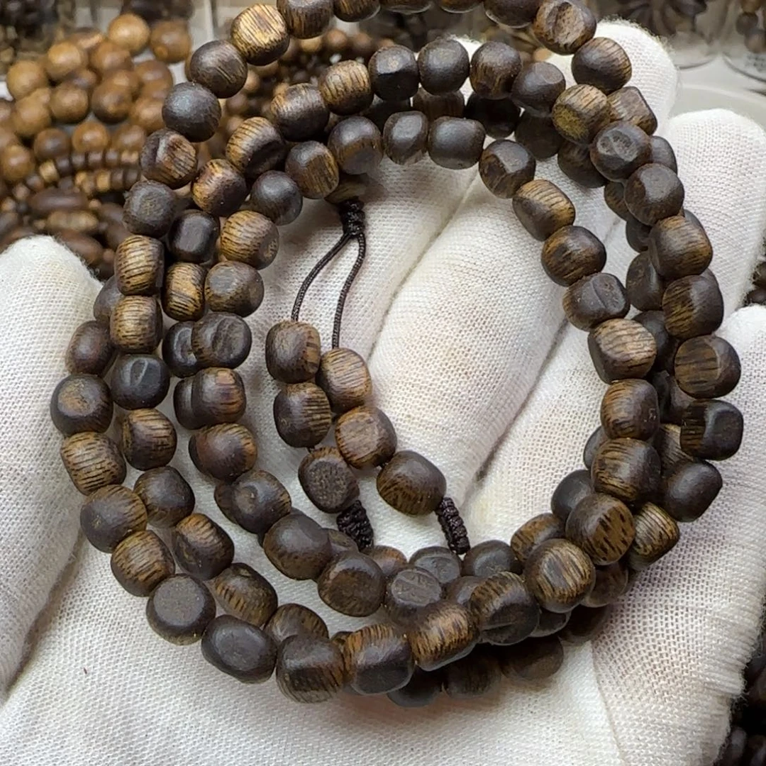 太***味沉香手串绿奇楠紫罗兰瘤疤18.7克