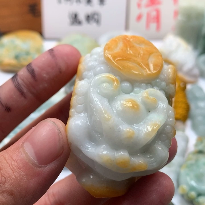 翡翠未镶嵌颈饰保真天然a货翡翠