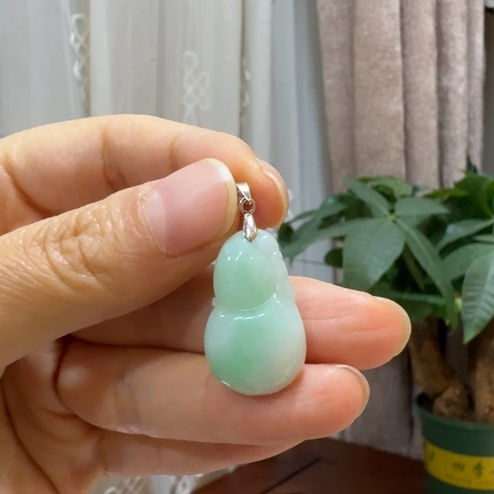 翡翠银S925镶嵌颈饰葫芦