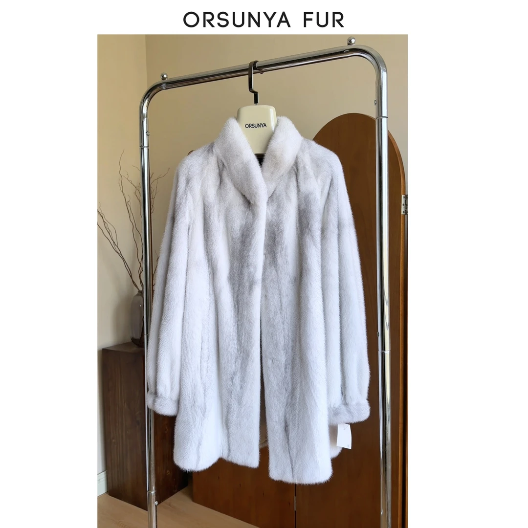 “白富美貂”进口稀有貂蓝宝石十字中长水貂皮草女整貂外套ZD79Y025