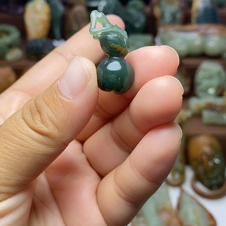 岫岩河磨玉（透闪石质玉）未镶嵌颈饰