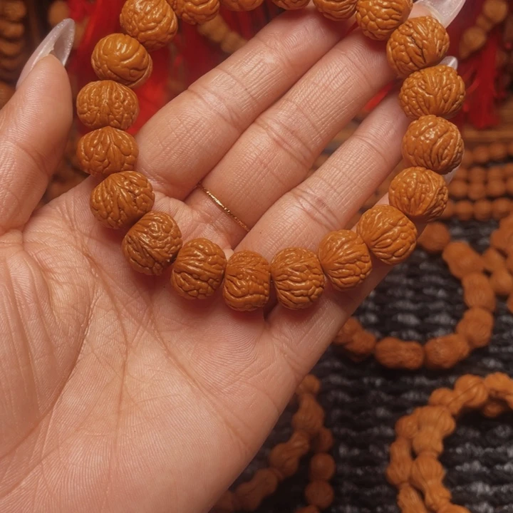 木质类龙纹桃枭手串