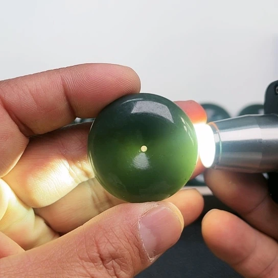 和田玉吊坠未镶嵌