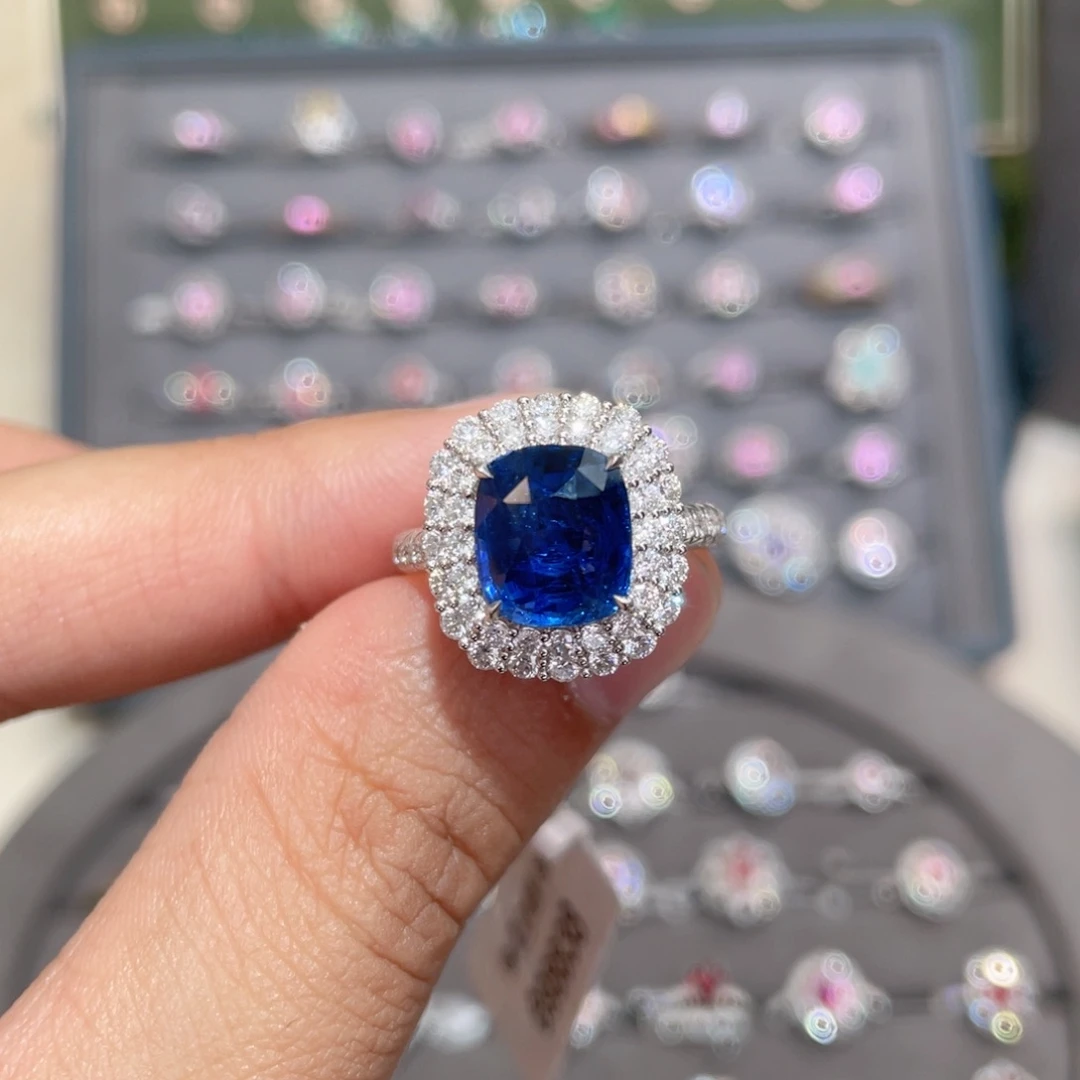 蓝宝石戒指18K金镶嵌4.05ct 皇家蓝