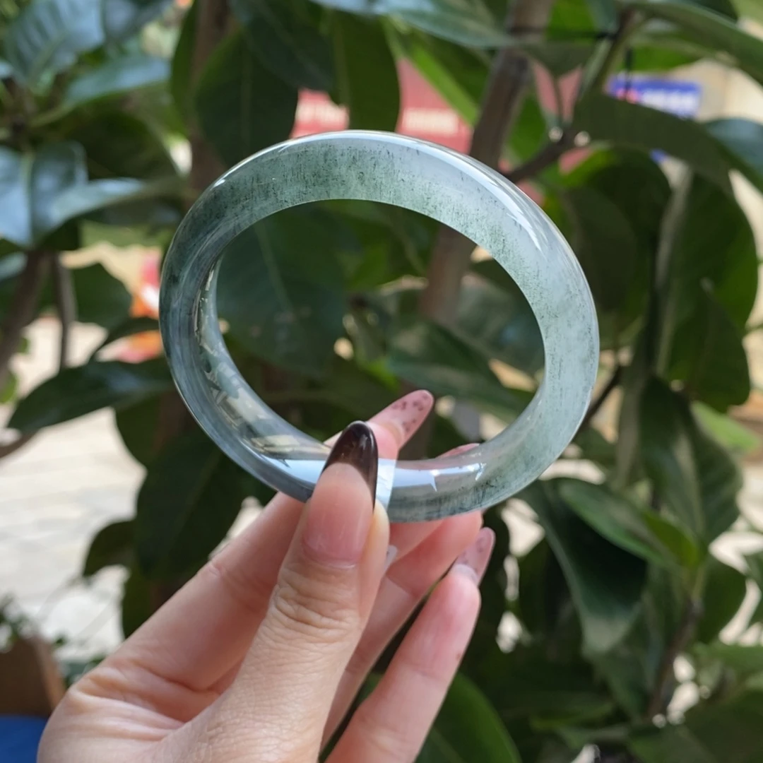 未镶嵌手镯石英岩玉