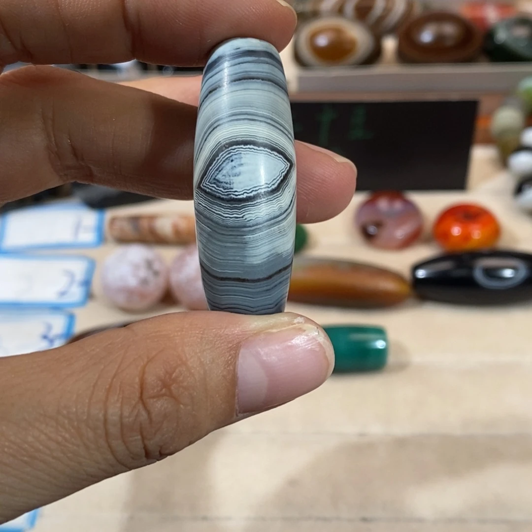 玛瑙/玉髓颈饰合金艾**特