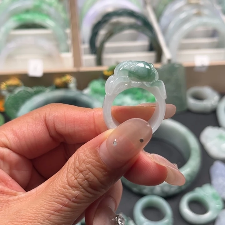 翡翠未镶嵌戒指牡丹花戒指18.6