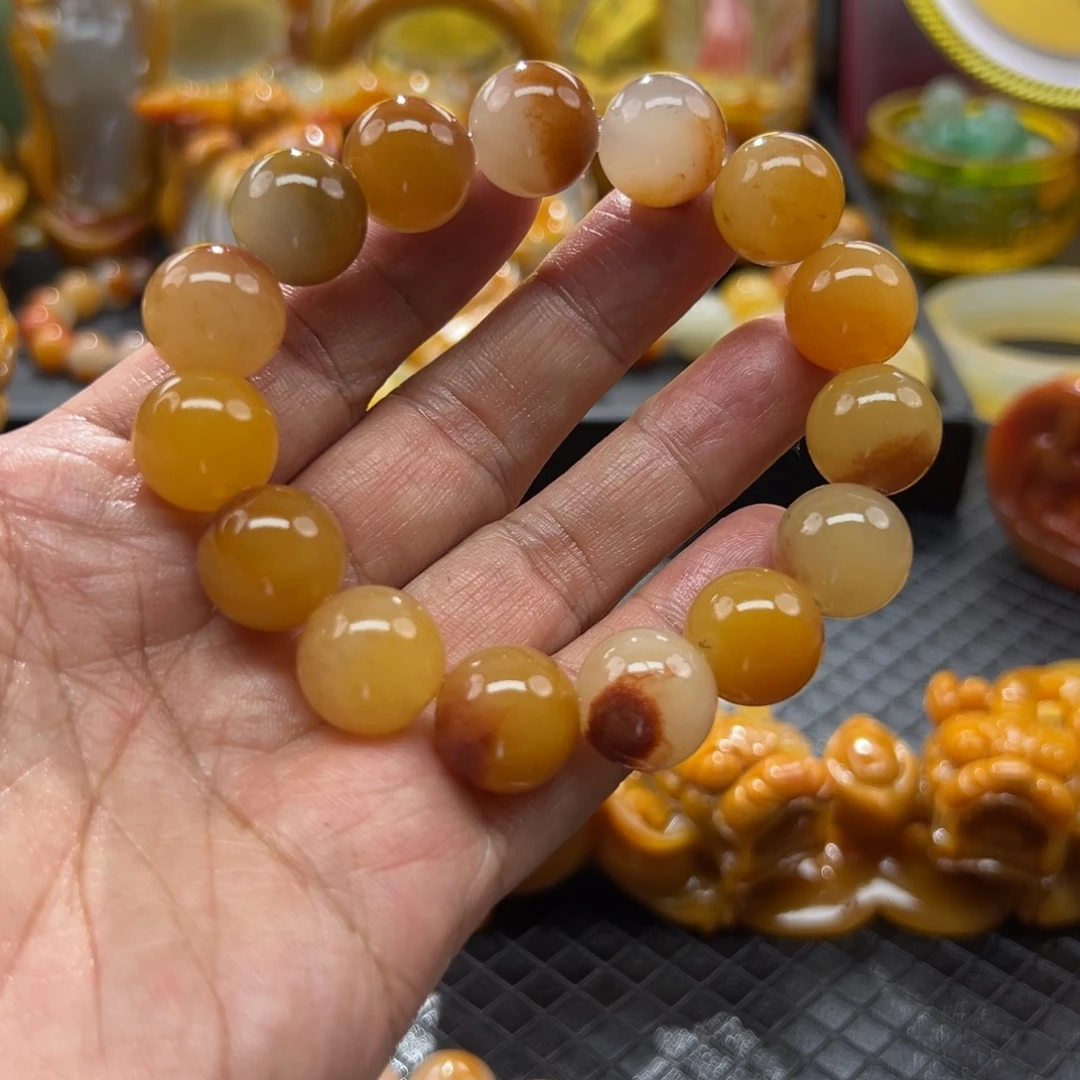 颈饰未镶嵌石英质玉