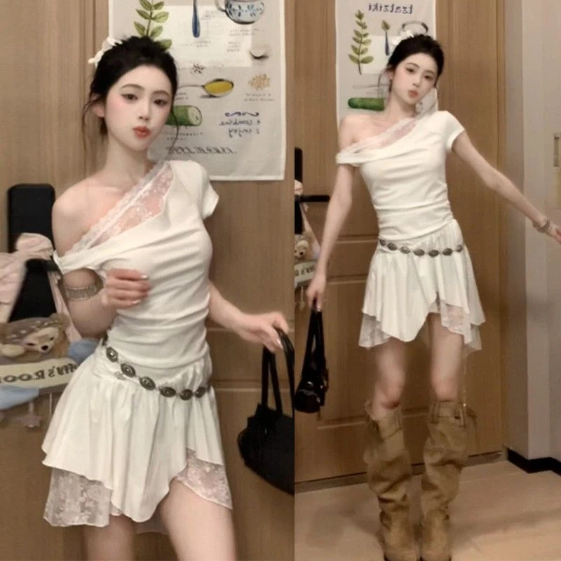 法式纯欲风斜肩蕾丝拼接连衣裙子女2025夏季新款设计感不规则短裙
