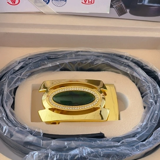 蛇纹石玉颈饰未镶嵌青*