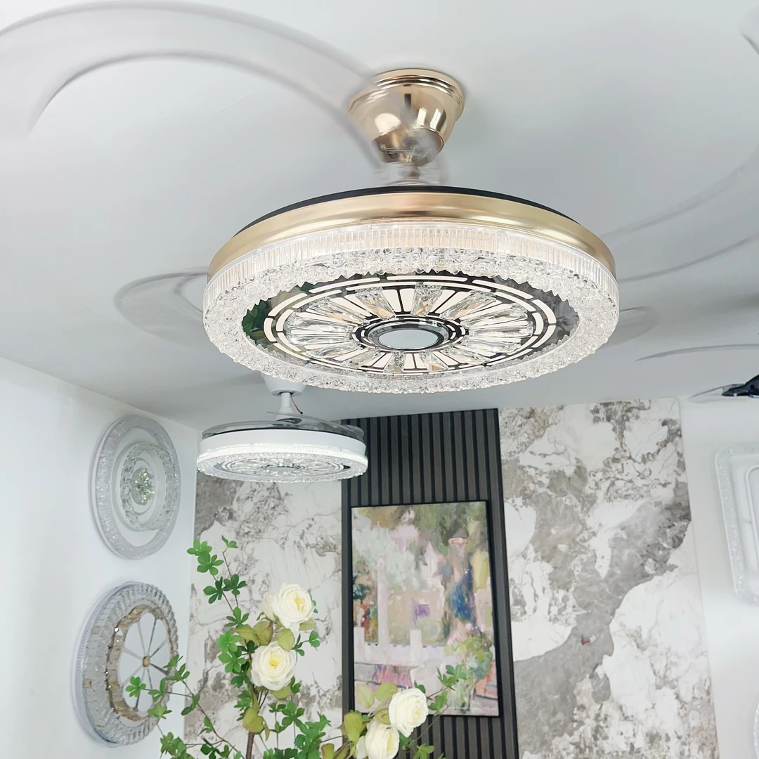 FF靓款水晶隐形风扇灯3D立体环绕音响语音餐厅卧室静音护眼【2137】