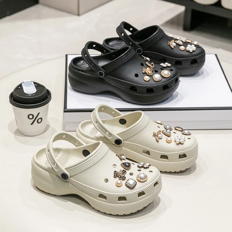 2025新款云朵洞洞鞋女款夏季外穿厚底防滑eva防臭沙滩爆款凉拖鞋