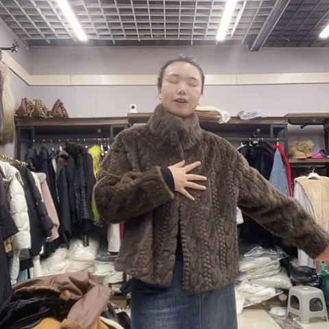 好看，漂亮的衣服特别漂亮。