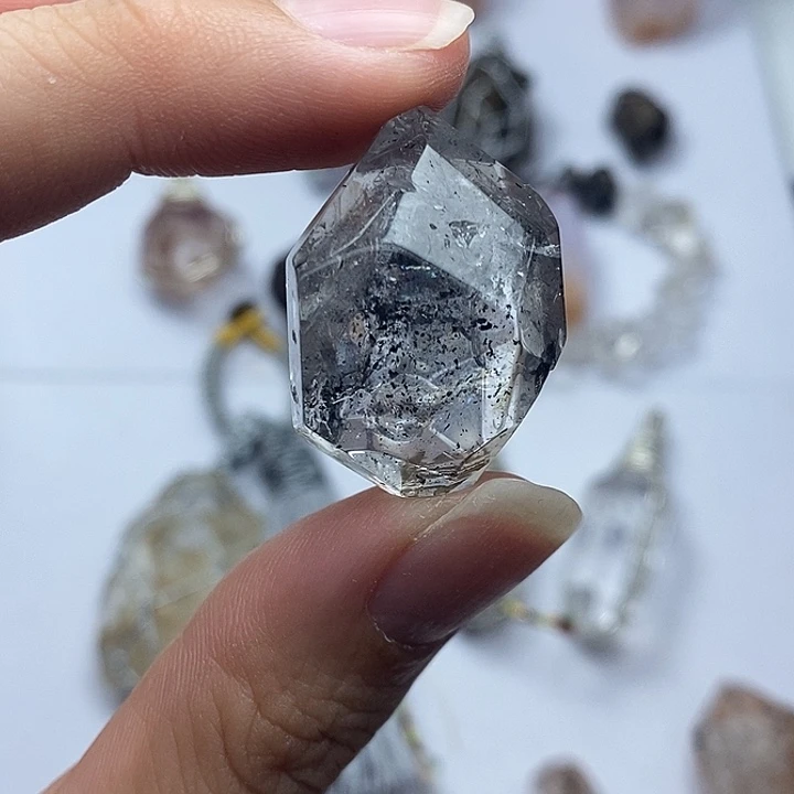 未镶嵌颈饰水晶彩虹闪墨