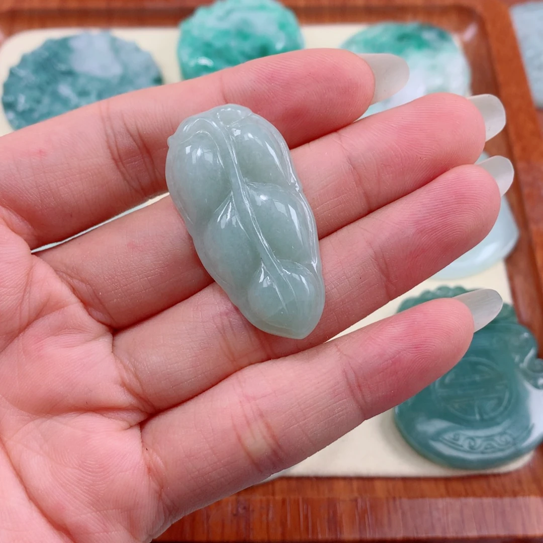 翡翠未镶嵌颈饰天然缅甸A货翡翠