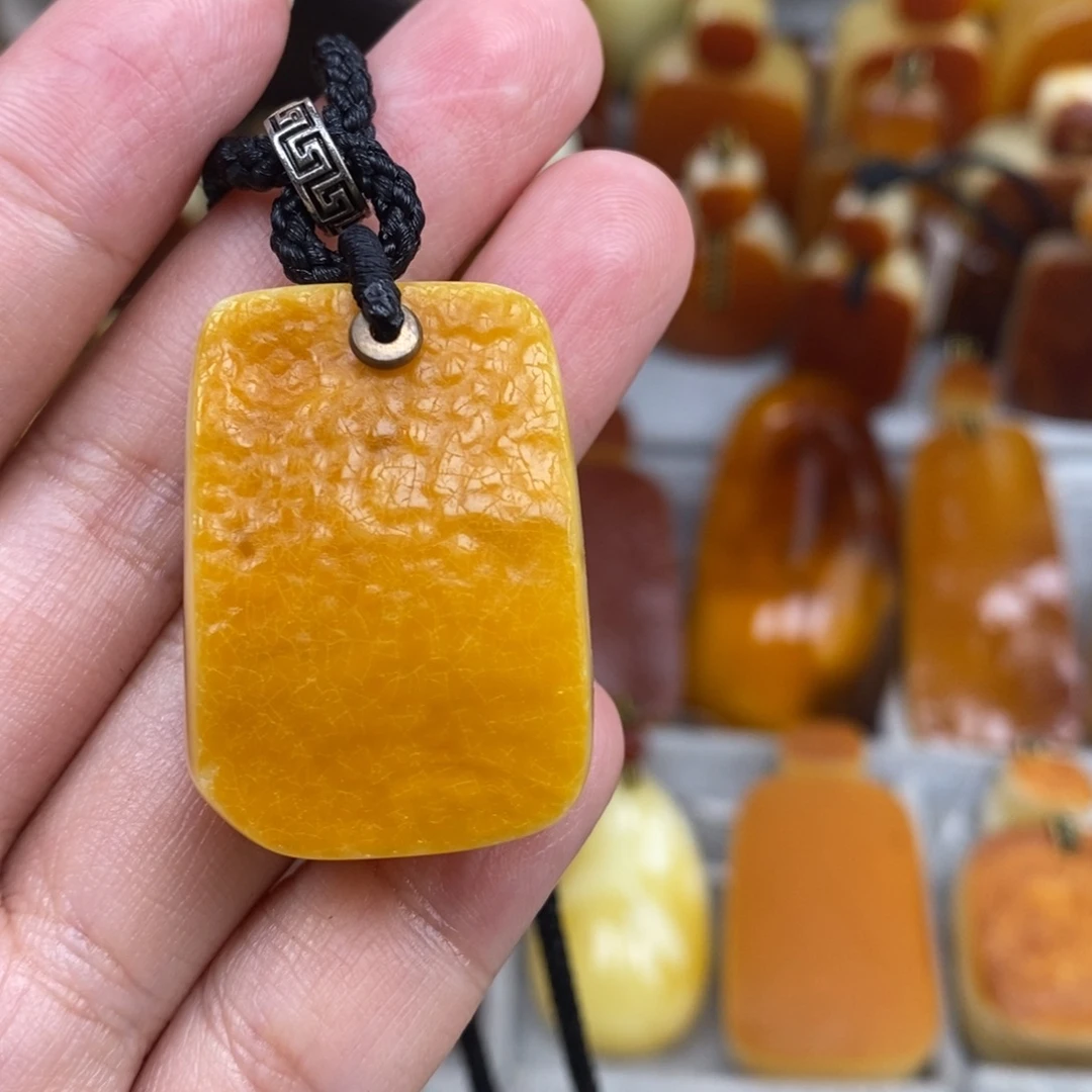 琥珀未镶嵌珠宝奇石