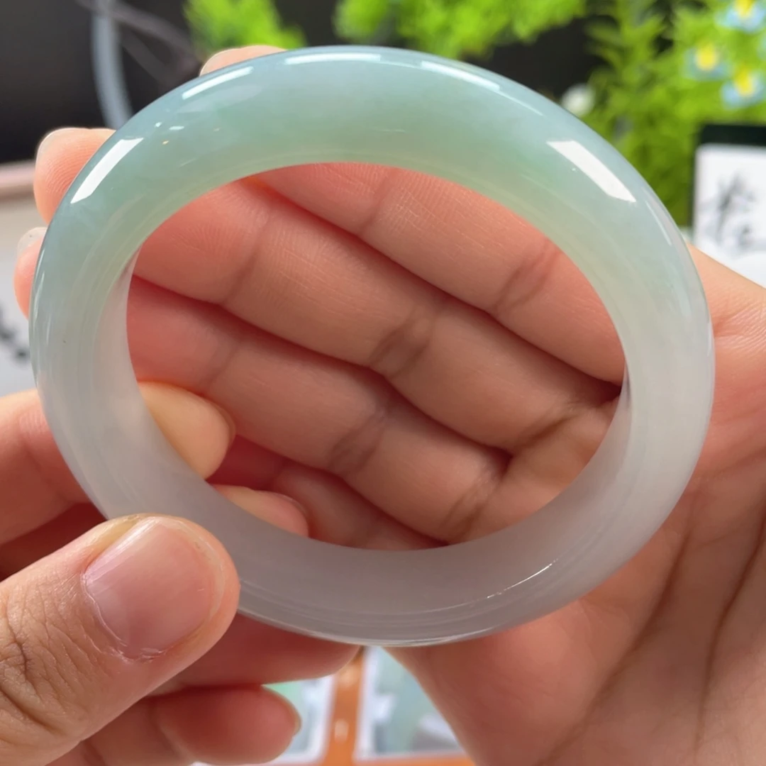 翡翠未镶嵌颈饰冰蓝胶翡翠手镯