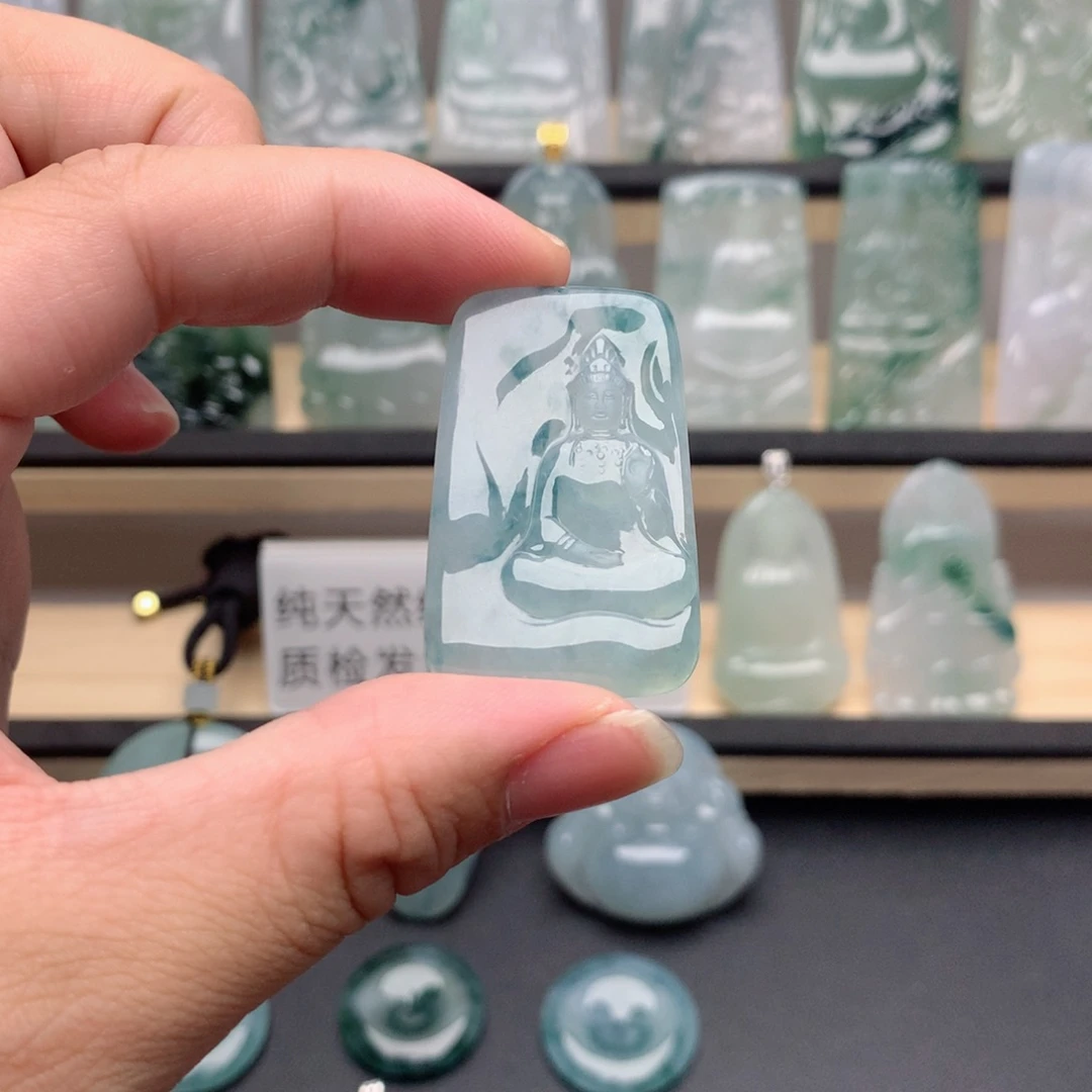 翡翠未镶嵌颈饰兰*观音