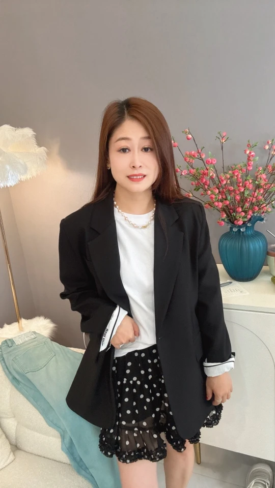 【伟伟专属】•极简西装 黑色挽袖设计质感高级外套