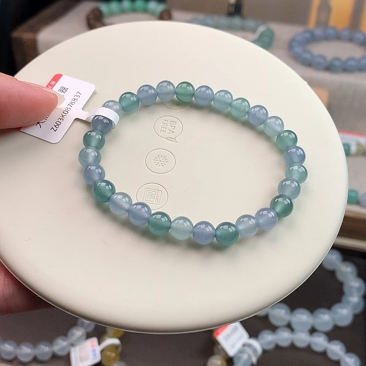 翡翠未镶嵌手链冰蓝，精品