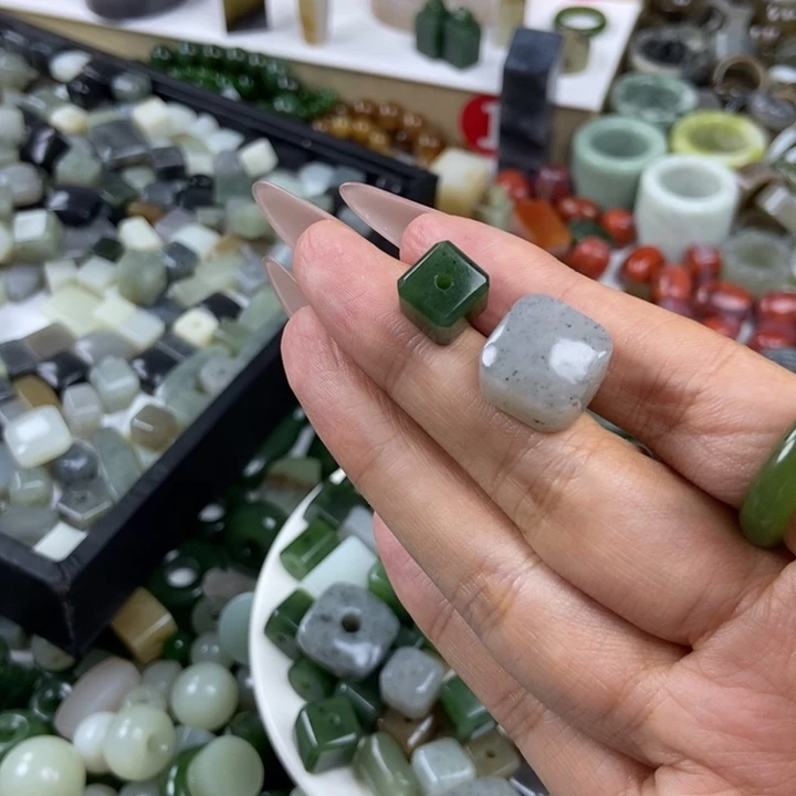 和田玉未镶嵌珠宝半成品猫****么