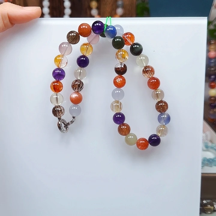 丁***晨未镶嵌颈饰水晶多样发一