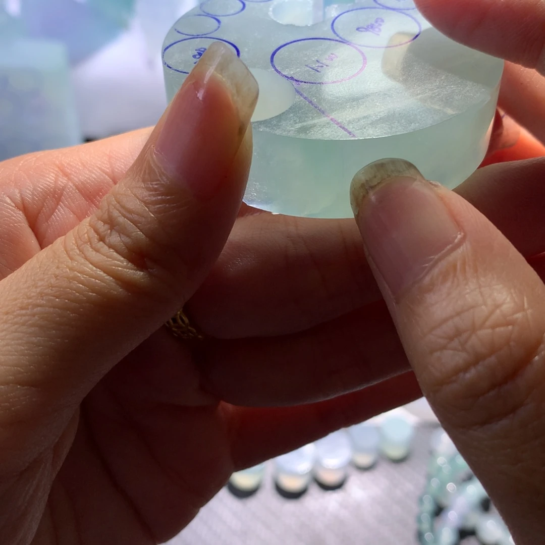 定制翡翠未镶嵌倩*?福利