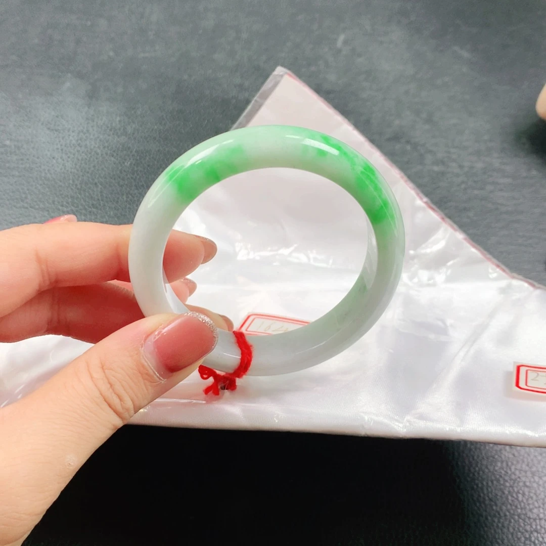 翡翠未镶嵌手镯03