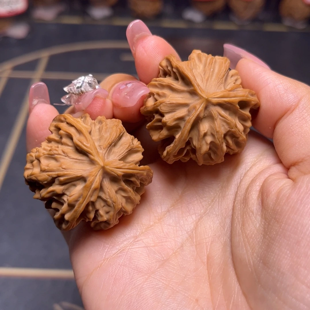 文玩核桃吊坠球奔38