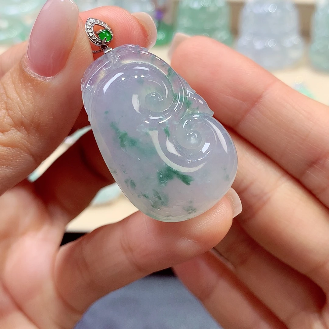 翡翠18K金镶嵌颈饰R*翡翠