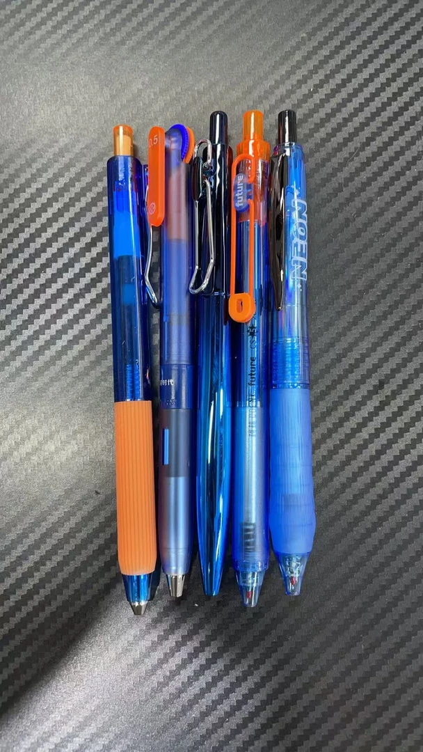 发蓝色赛博风。到手5支笔黑墨