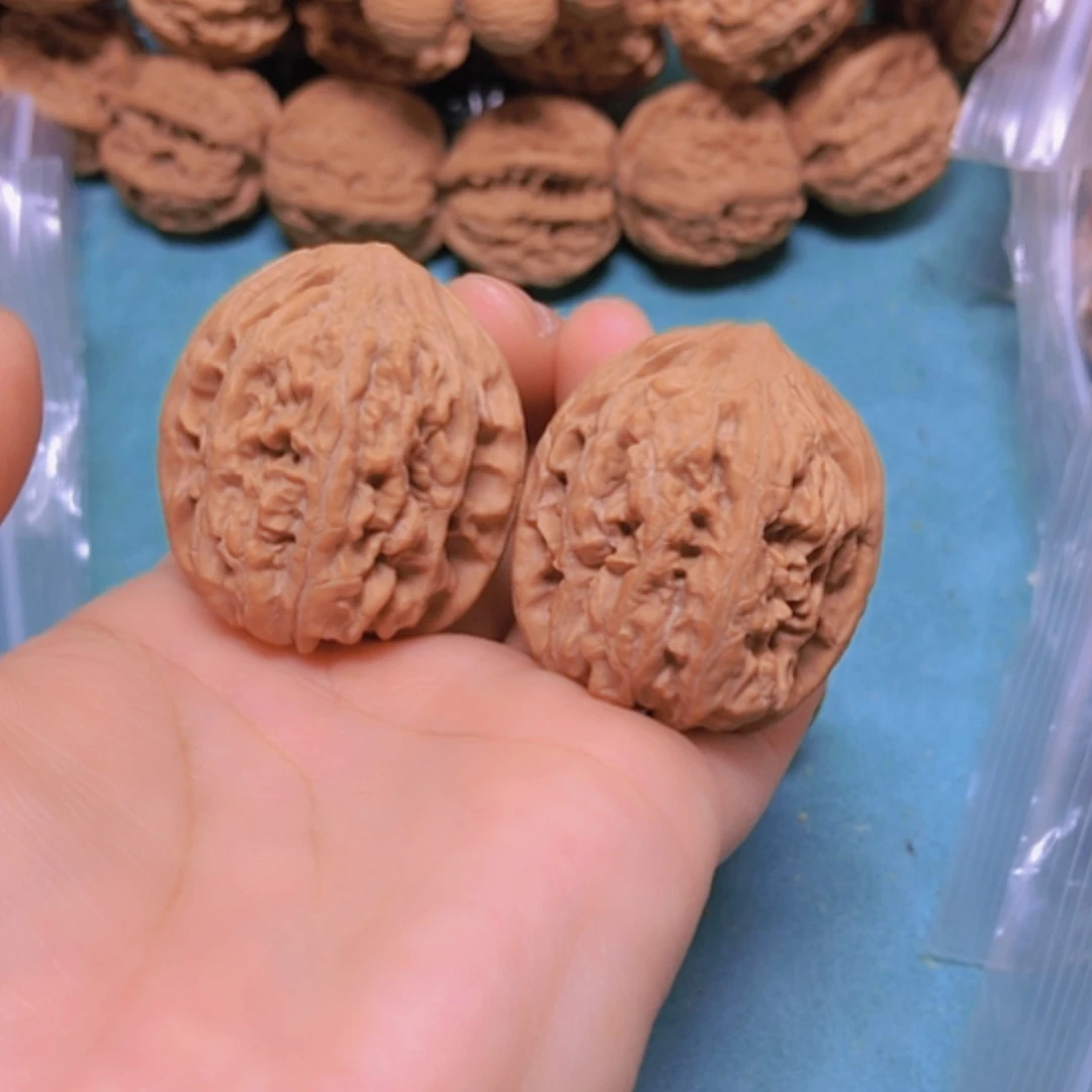 【闪购商品】把件核桃36红锦鲤修尖