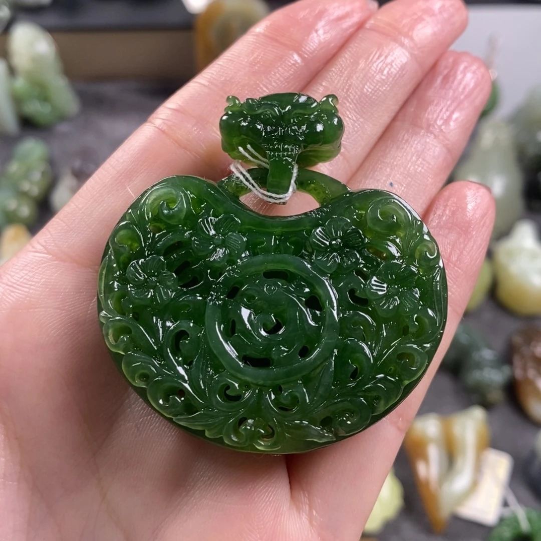 默***歌和田玉未镶嵌颈饰