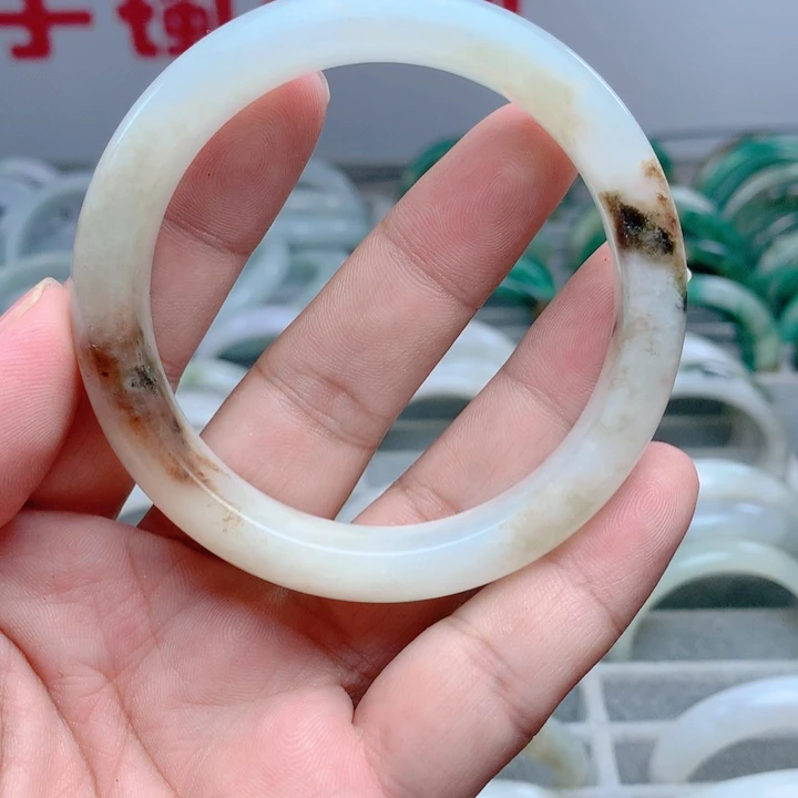 独山玉未镶嵌手镯61