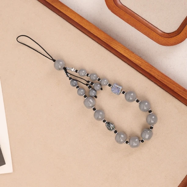 LZ2646 【银装束裹】莫兰迪浅灰色老型珠方块琉璃手机链