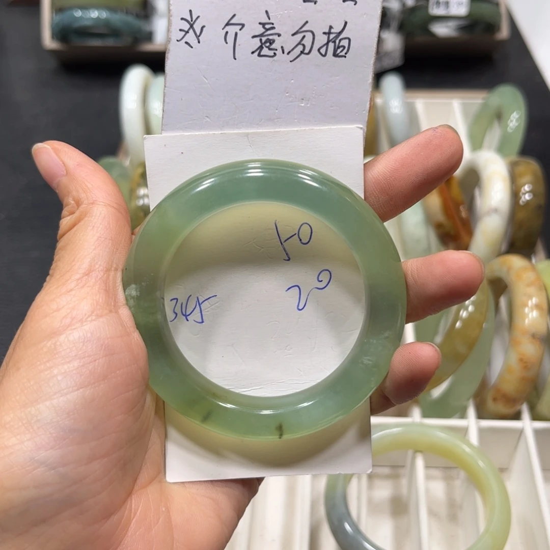 饭***子蛇纹石玉未镶嵌手镯
