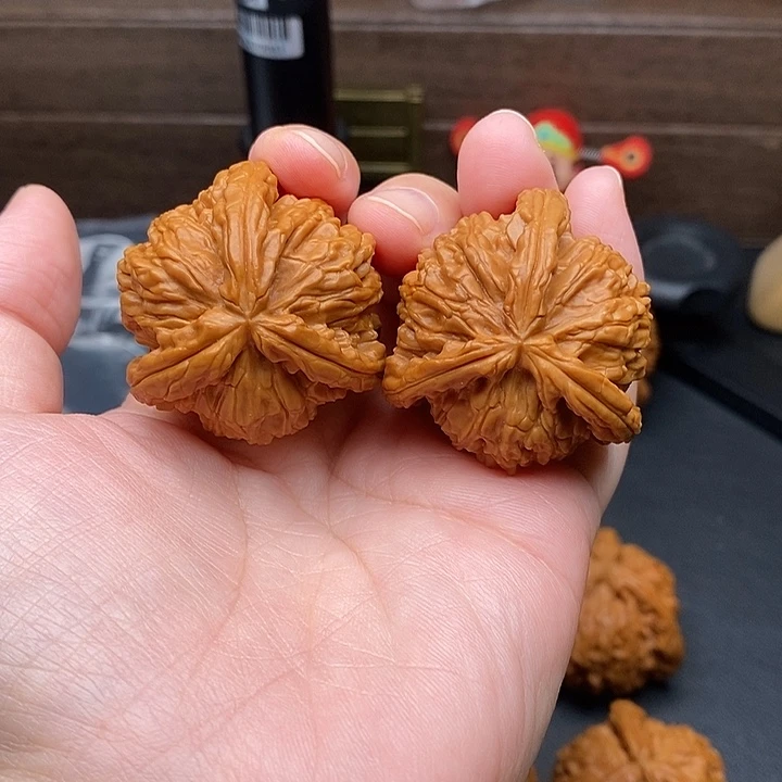 老***周把件文玩核桃白奔