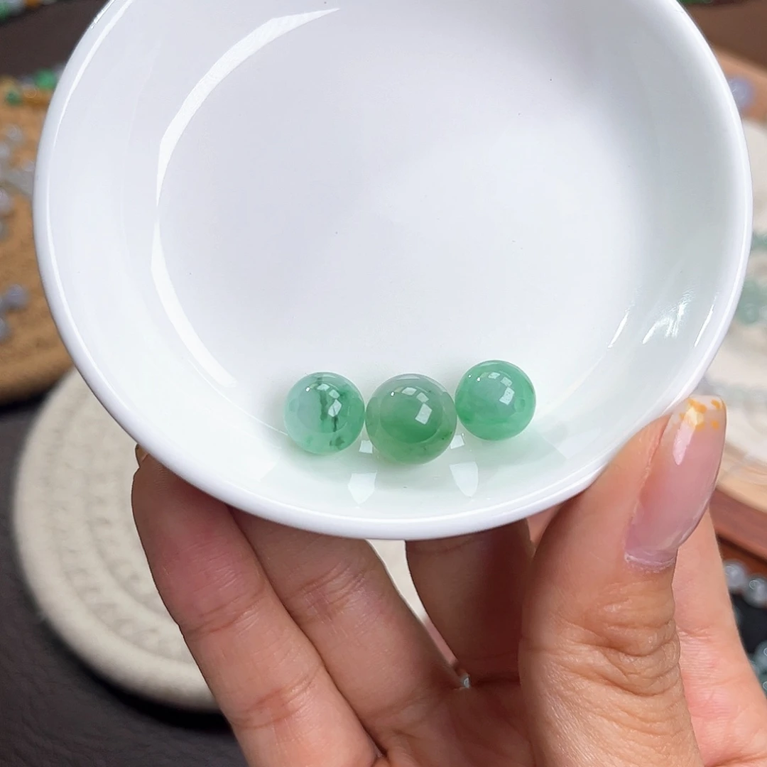 翡翠散珠单珠飘绿 （150/颗）