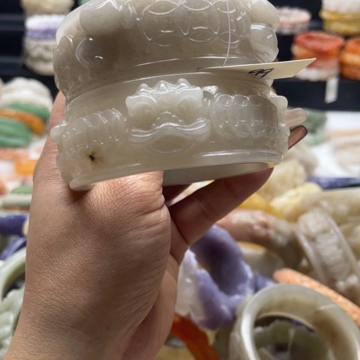 石英岩玉未镶嵌手镯