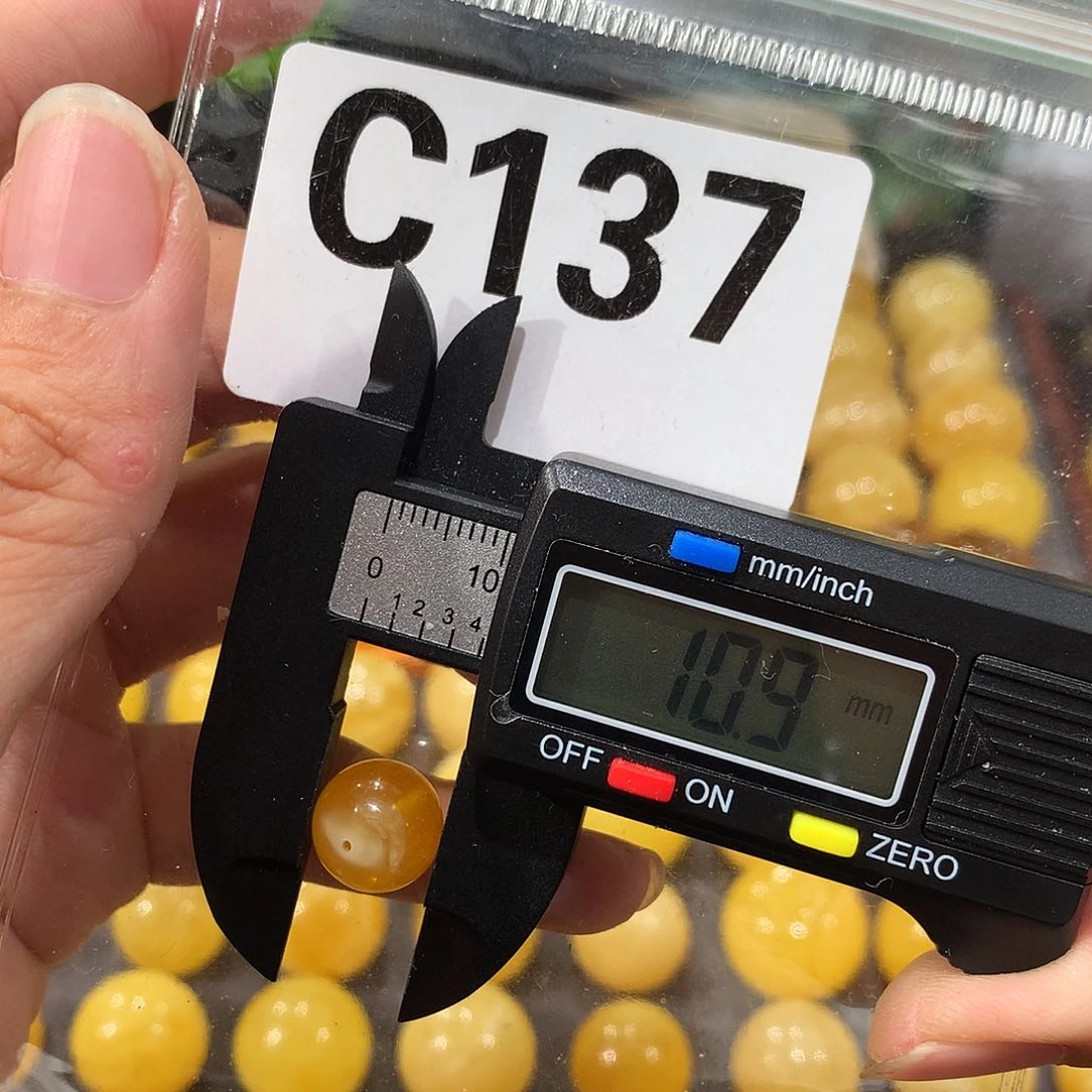 未镶嵌琥珀珠宝奇石