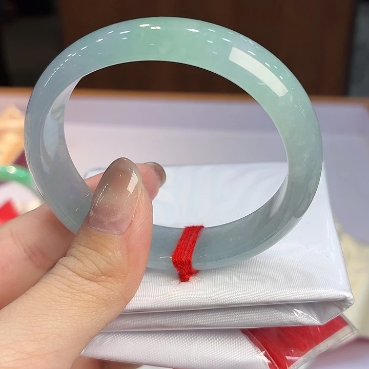 翡翠未镶嵌手镯55圈口