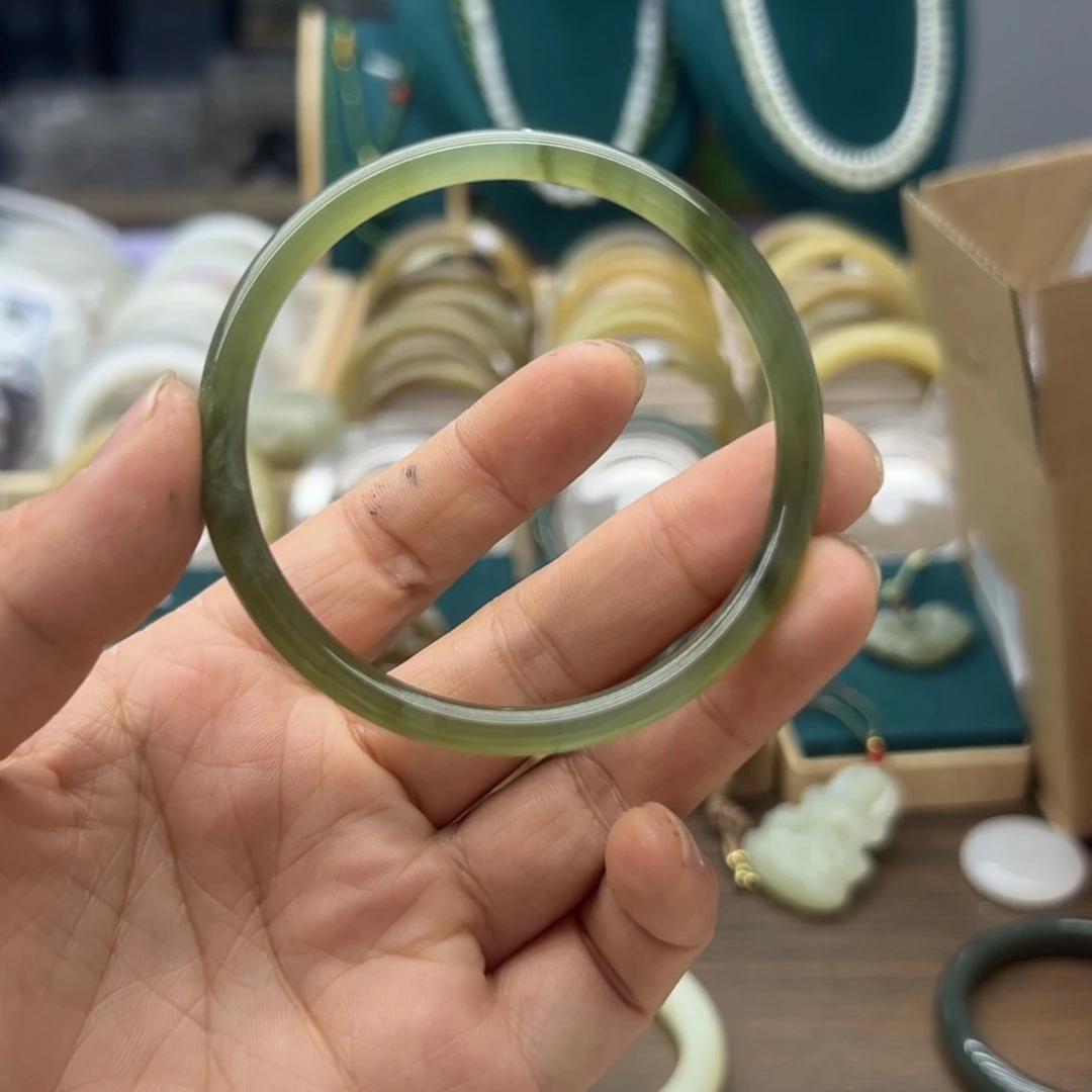 和田玉手镯未镶嵌57.4圈围9222