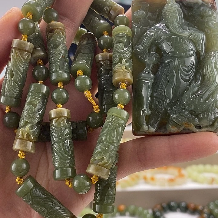 透闪石质玉颈饰未镶嵌无**生
