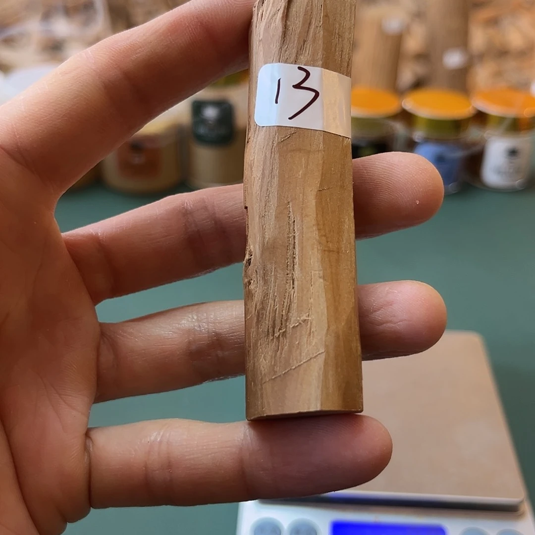 檀香木其他老山檀手把件24g