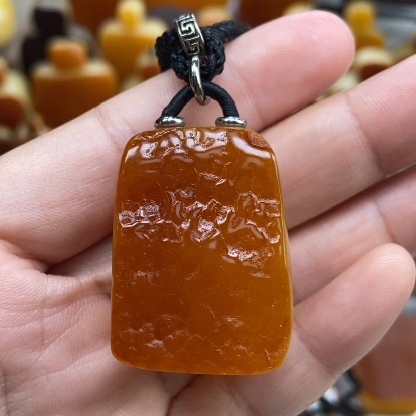 【闪购商品】琥珀颈饰未镶嵌