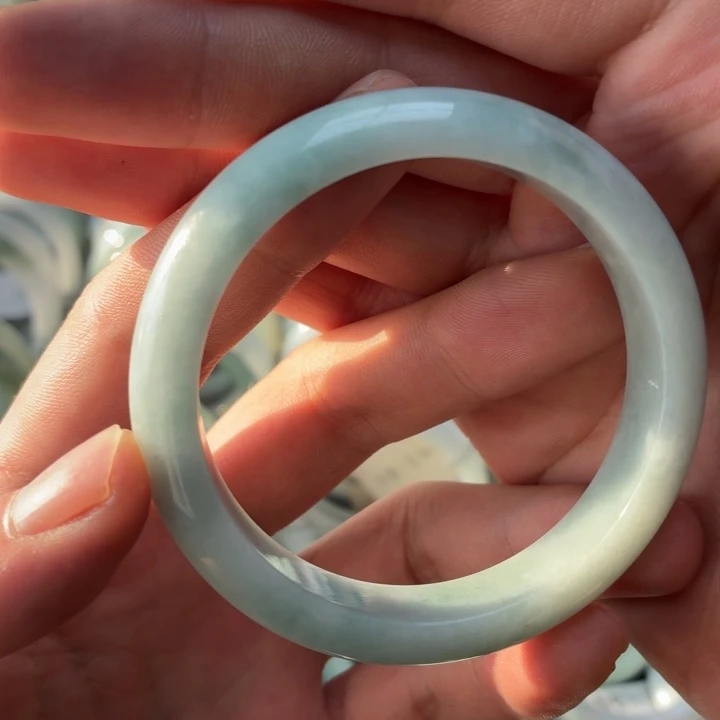 翡翠未镶嵌手镯翡翠手镯