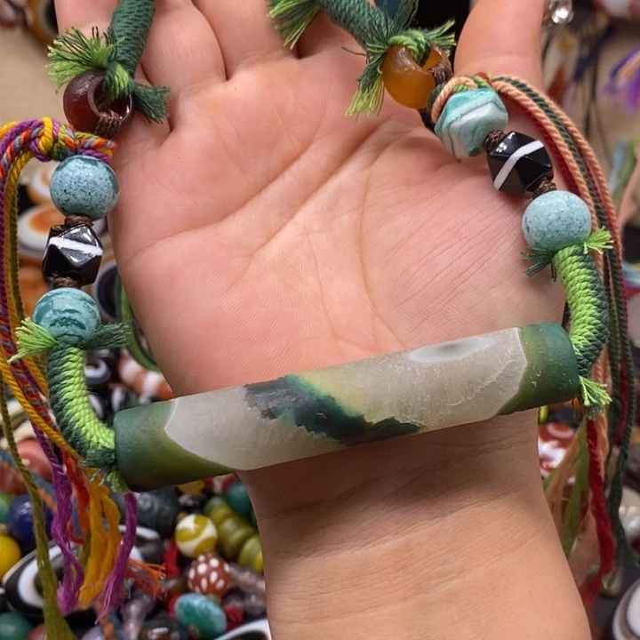 虾***吗玛瑙/玉髓颈饰未镶嵌