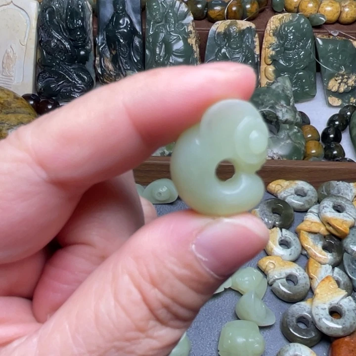 好***云岫岩老玉（透闪石质玉）未镶嵌颈饰