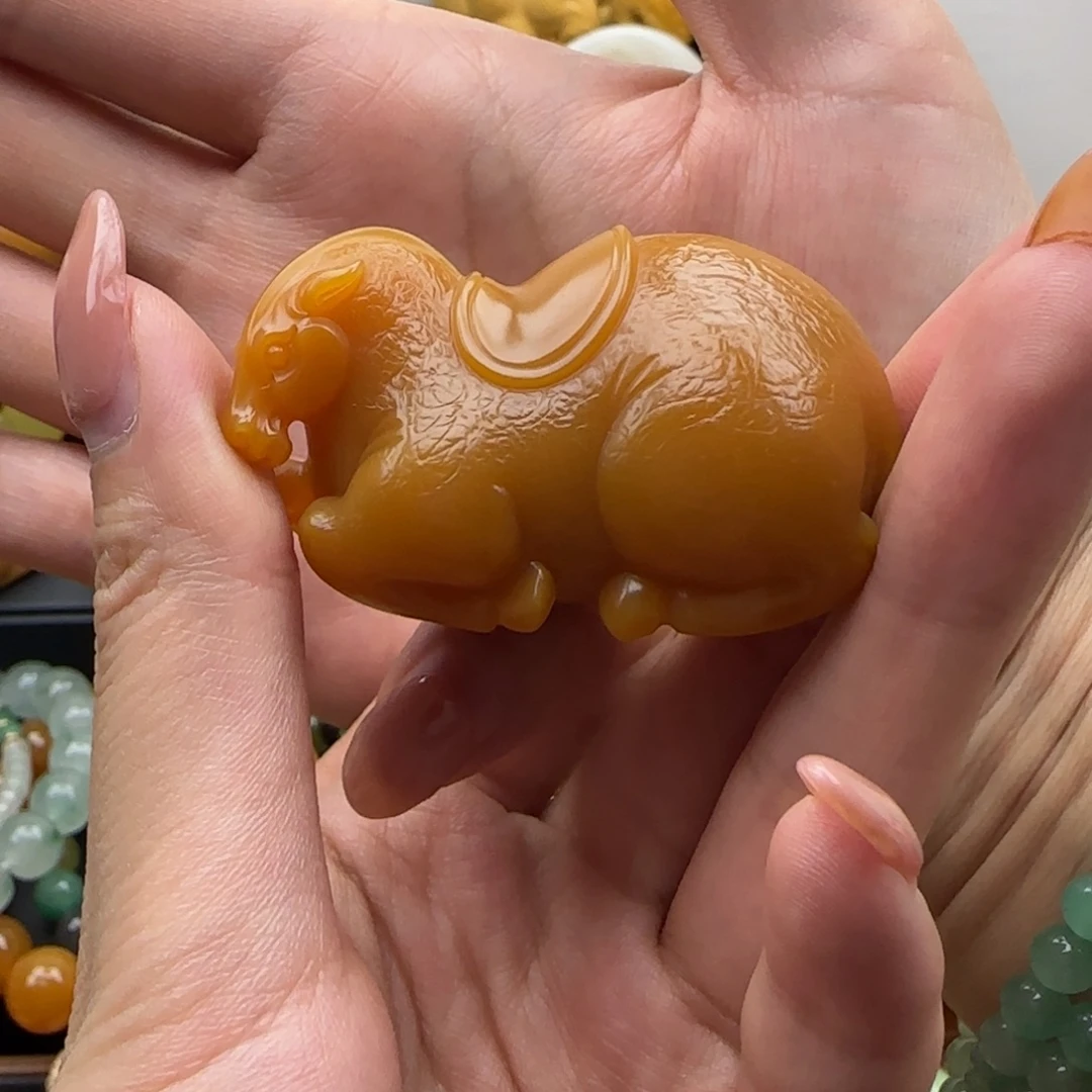 颈饰未镶嵌石英质玉